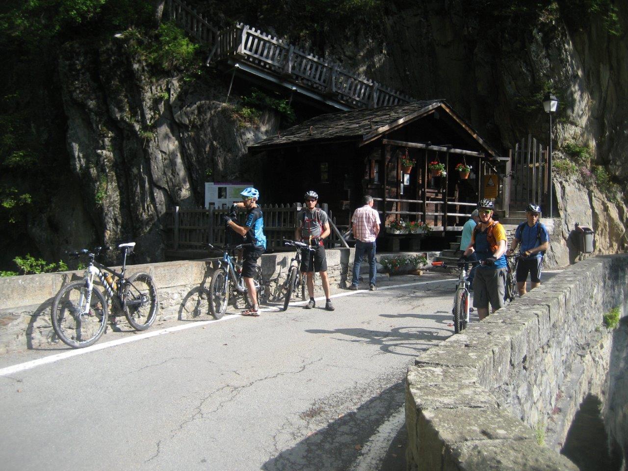 Arrêt pour voir les Gorges du Triège