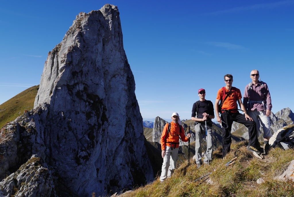 19.1 Team au pied de la Dent du Velan