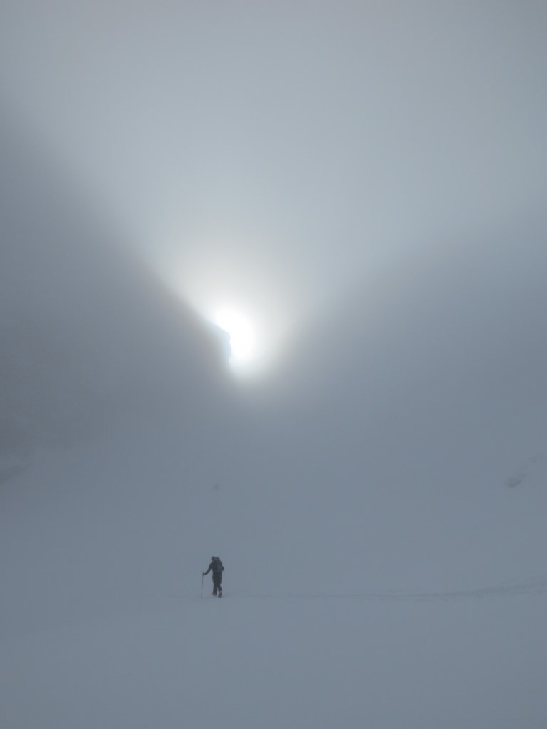 Le yéti, sous le col entre Para et Tarent