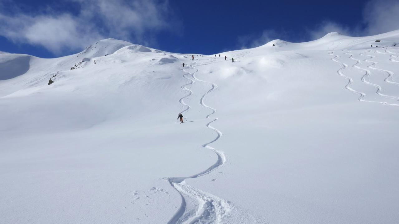 Descente sur la combe de Drône. Il est pas beau ce carton poudreux ?!