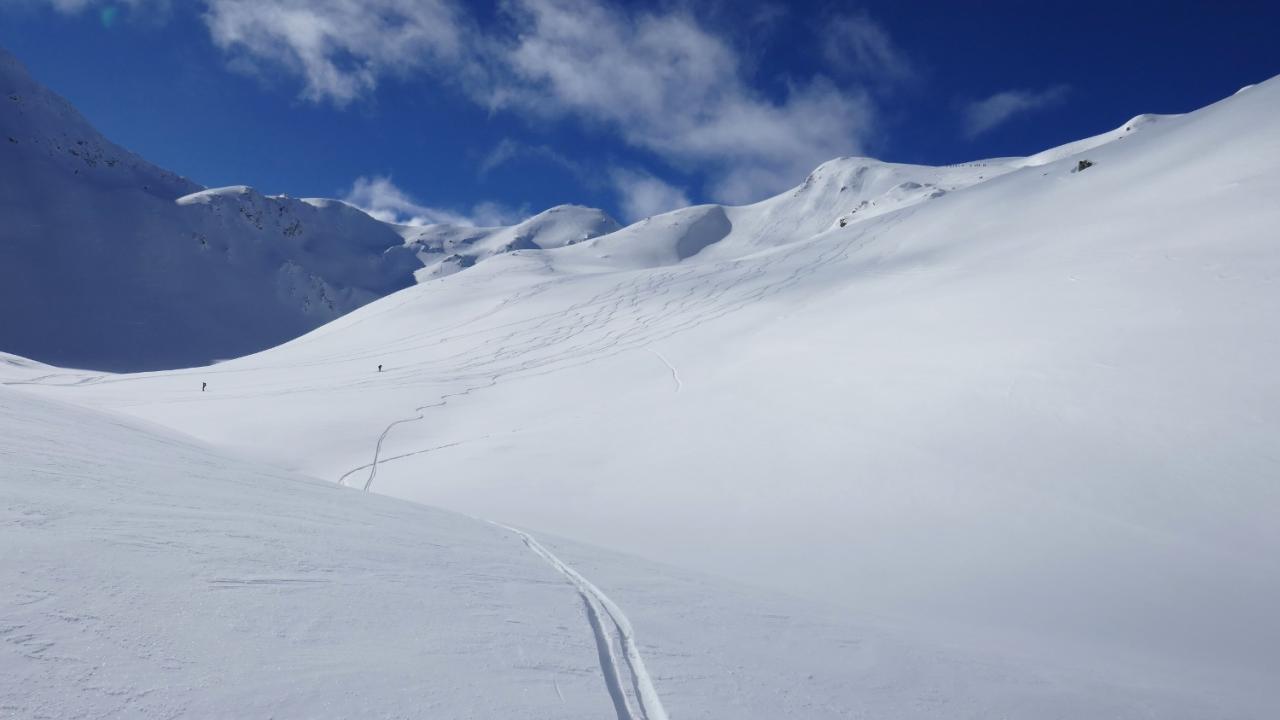 Que de blanc! Magnifique combe de Drône, Pointe des 3 lacs.