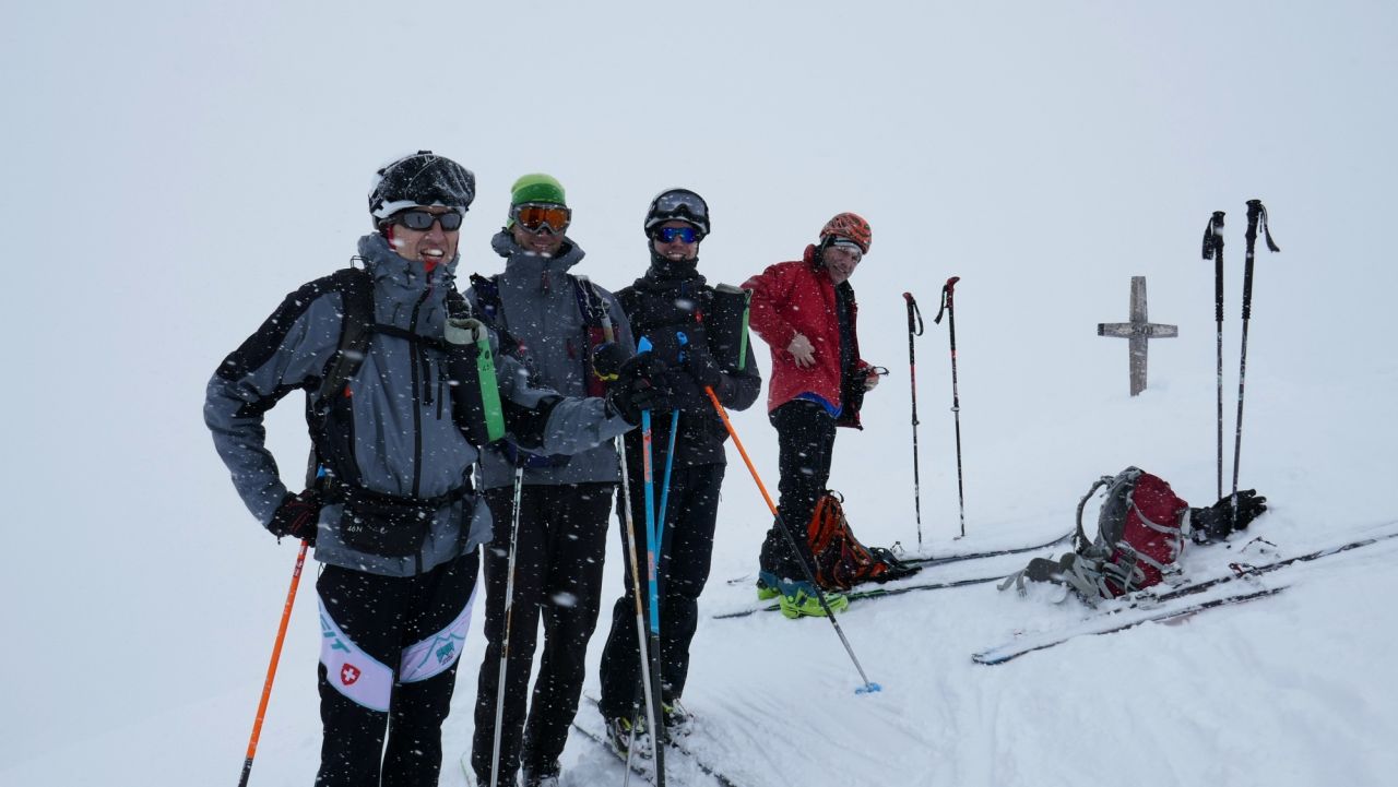 2018_03_027 Ski Rogneux CASCM, au sommet, Fabien, Georges, Boris, Vincent