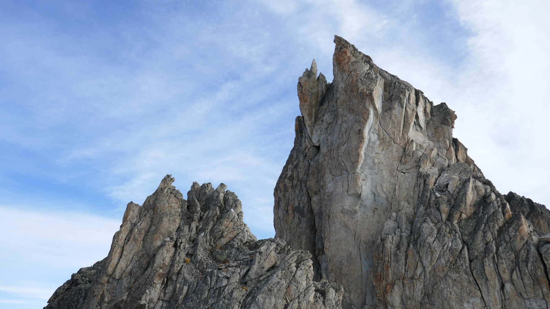 Le beau granit de l'arête des Ecandies