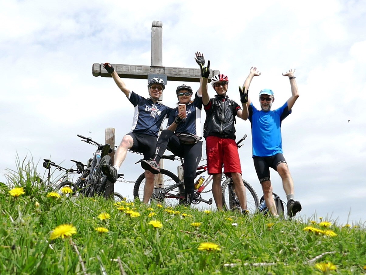 Bruno, Sylvie, Fabien, Gérard à Larzai