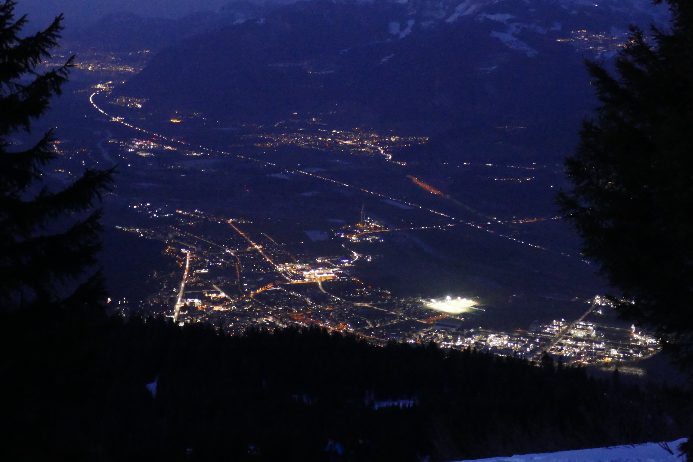 Monthey et vallée du Rhône by night