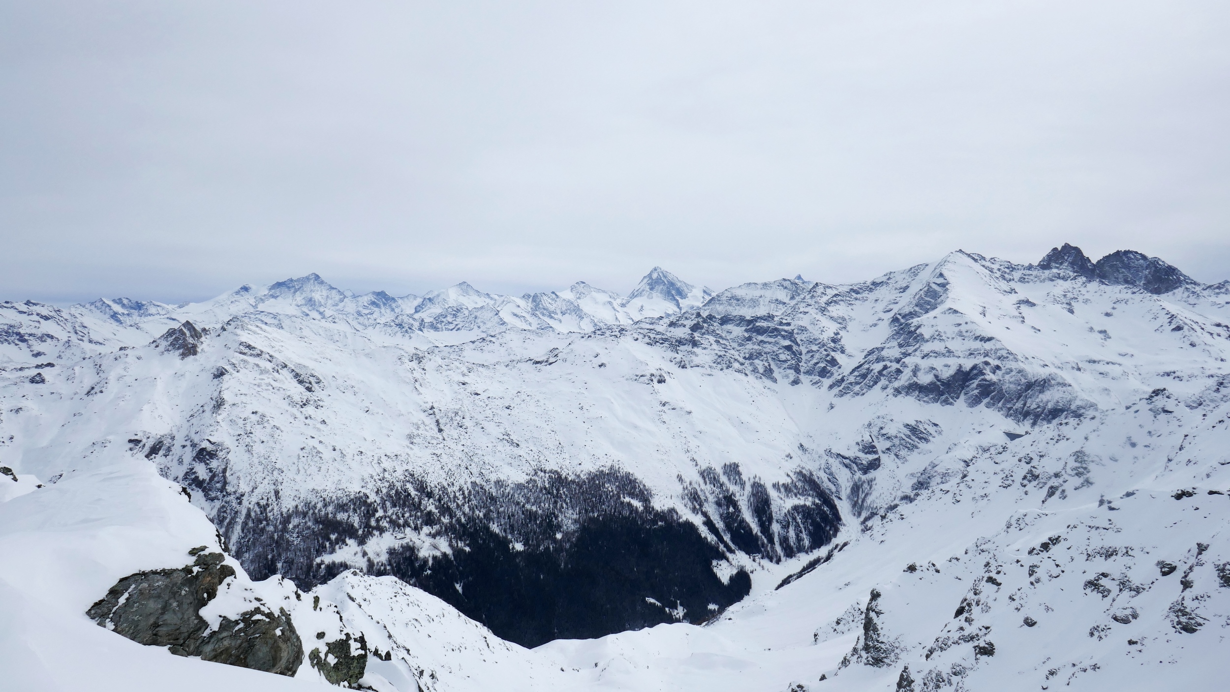 Vue sur les Alpes valaisannes