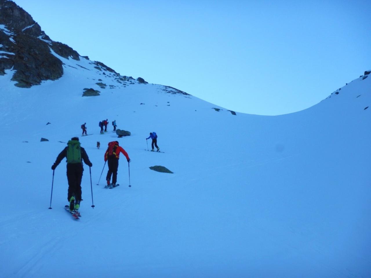 Toujours la longue combe de Challand, sous le Six noir