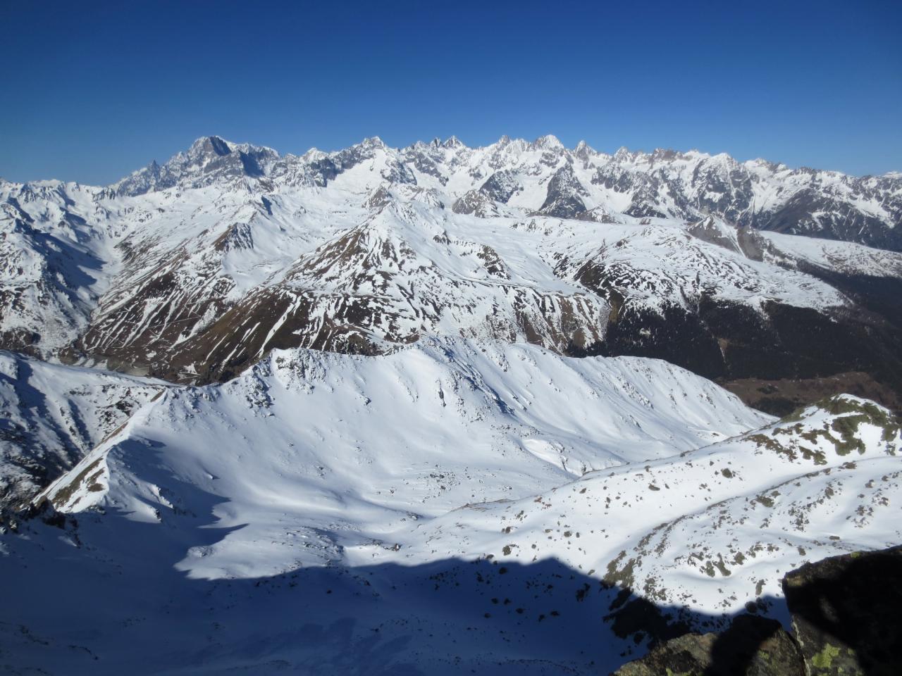 Vue sur la combe de Challand, notre montée ...