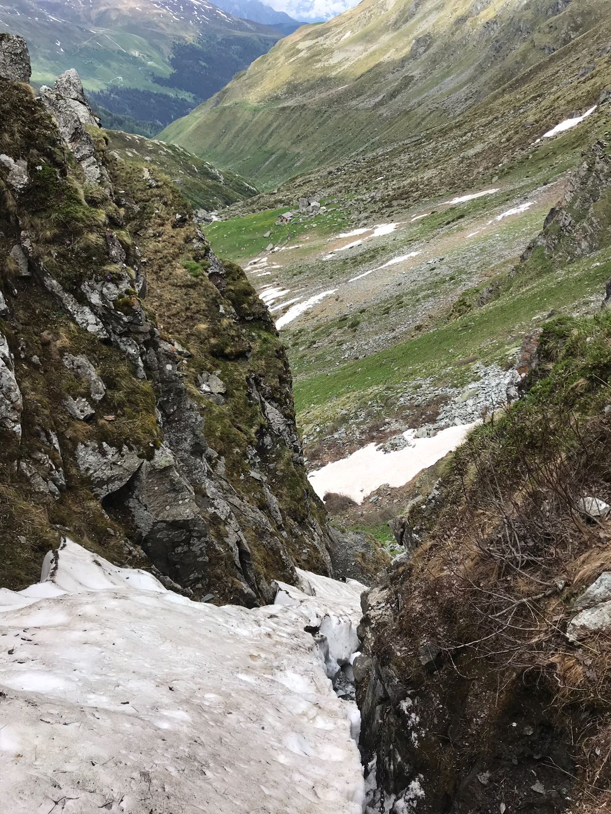 Neige dans les échelles