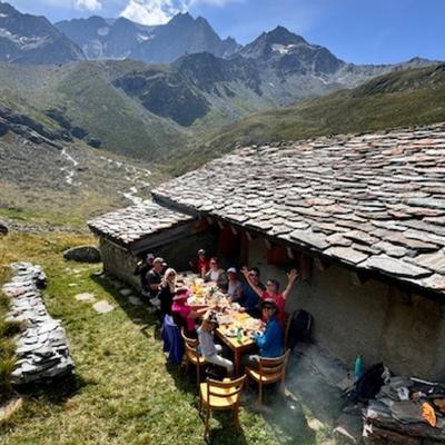 Installés à l'abri du vent