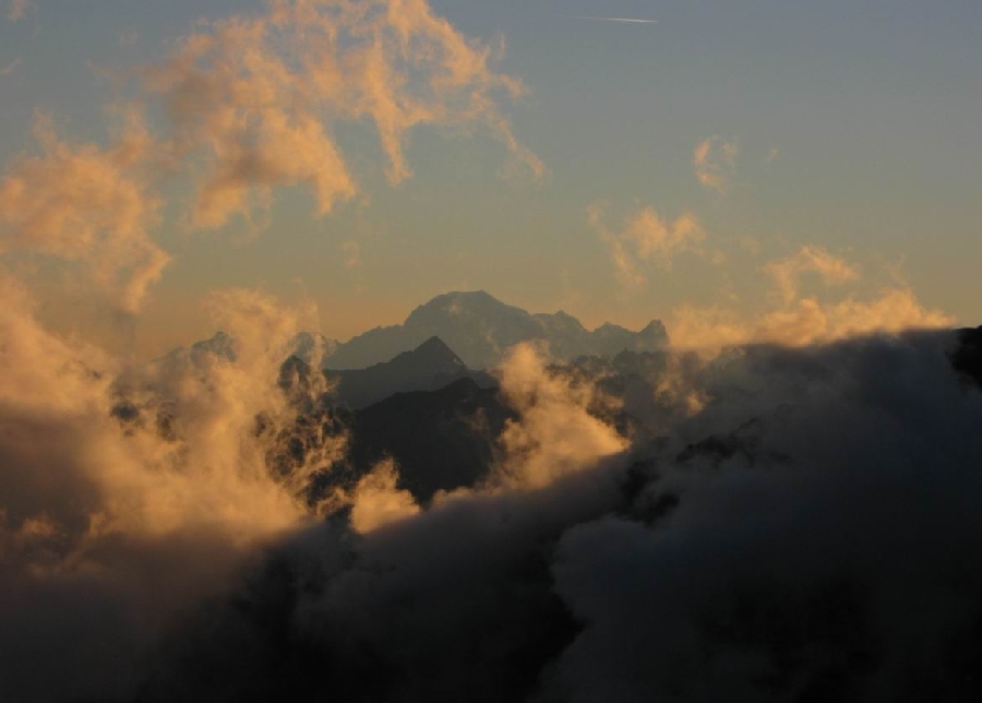 1406 coucher de soleil et mt Blanc